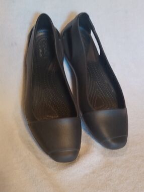 CROCS Women's Black Slip-On Ballet Flats Size 8